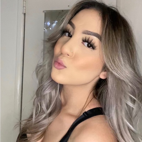 Meet your Posher, Jasminee - Picture 2 of 4